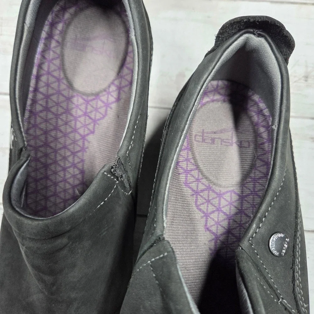 Dansko Paisley Walking Shoes Women 39 Black Nubuck Leather Vibram Sole Damaged